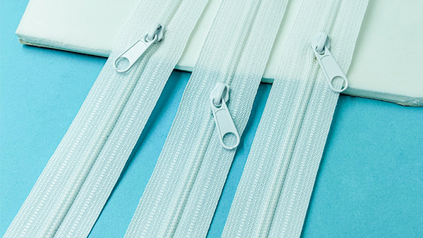 帝元告诉你尼龙拉链的安装方法